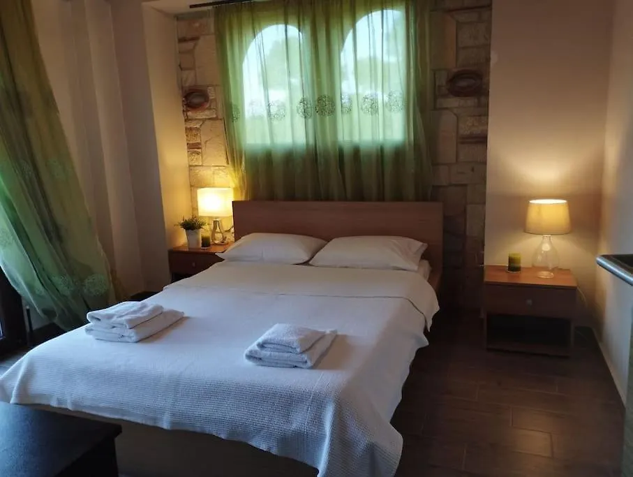 Comfort Villa With Garden And View Kriopigi Greece