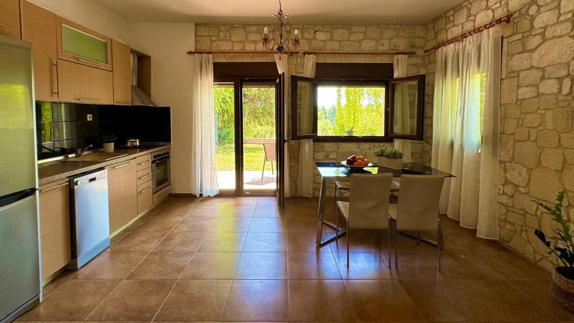 Comfort Villa With Garden And View Kriopigi Greece